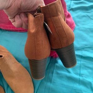 NWT ⚡️ Old Navy brown booties